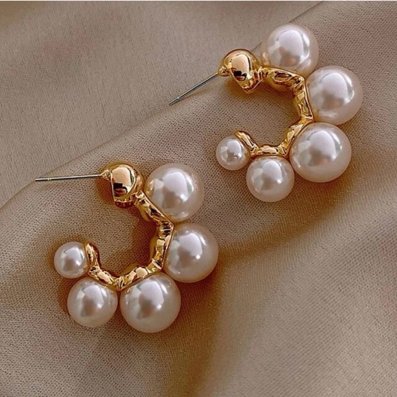 Pearl Small Hoops - Picture 1 of 4